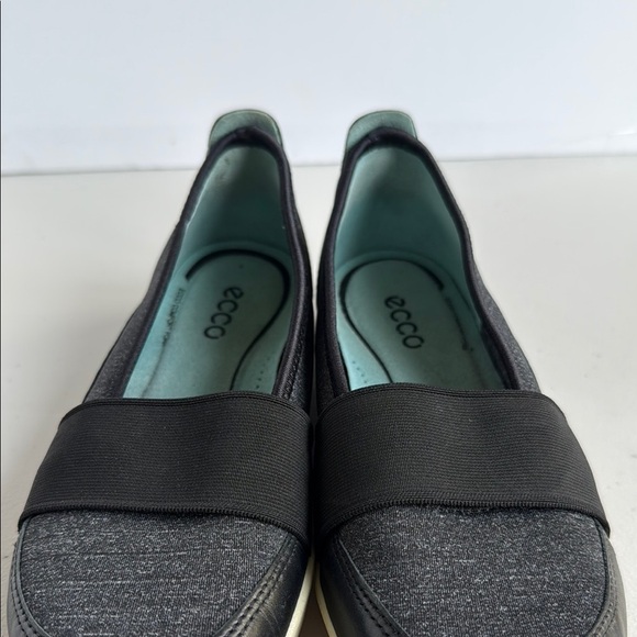 Ecco Black and Gray Bluma Ballerina Flats - Picture 11 of 16